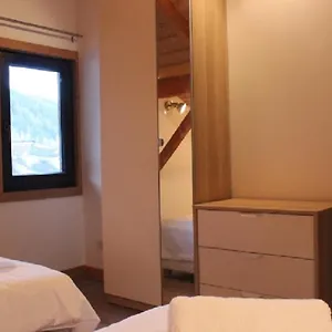 Just - Luna Morzine